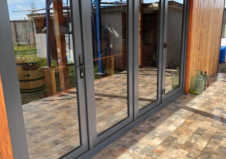 Fabricación e Instalación Ventanas Plegables PVC